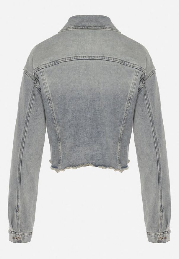 Born2be - Jasnoniebieska Jeansowa Kurtka na Guziki ze Strzępieniami i Kieszeniami Belitta. Kolor: niebieski. Materiał: jeans. Wzór: aplikacja. Styl: wizytowy