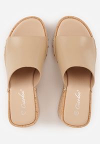 Renee - Beżowe Klapki na Korkowej Platformie i Koturnie z Nitami Aezira. Okazja: na co dzień. Kolor: beżowy. Materiał: jeans. Obcas: na koturnie. Styl: casual, elegancki #2