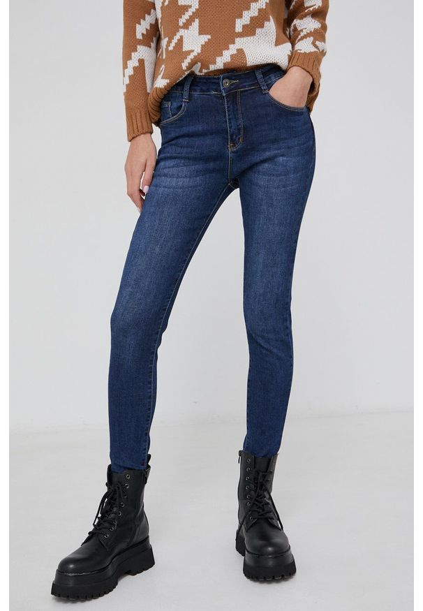 Answear Lab - Jeansy. Kolor: niebieski. Styl: wakacyjny