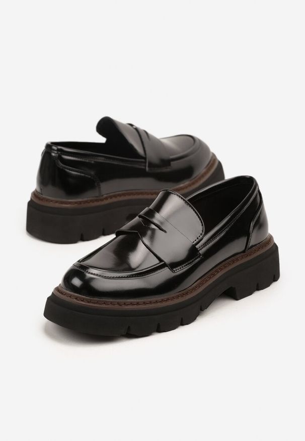 Born2be - Czarne Lakierowane Mokasyny Rivzakia. Okazja: na co dzień. Kolor: czarny. Materiał: lakier. Styl: casual, klasyczny