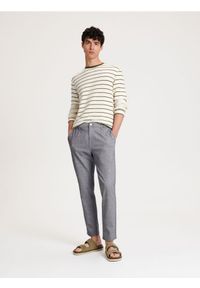 Reserved - Spodnie chino slim - ciemnoszary. Kolor: szary. Materiał: bawełna, tkanina