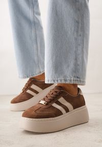 Renee - Brązowe Sneakersy na Platformie ze Skóry Naturalnej Ozdobione Paskami Sovimi. Okazja: na co dzień. Zapięcie: pasek. Kolor: brązowy. Materiał: skóra. Wzór: aplikacja. Obcas: na platformie #4