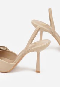 Born2be - Ciemnobeżowe Sandały na Szpilce Typu Slingback z Kokardą Liorafera. Okazja: na co dzień. Kolor: beżowy. Materiał: jeans. Wzór: aplikacja. Obcas: na szpilce. Styl: casual #2