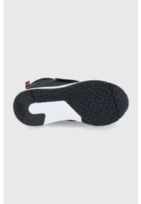 New Balance Buty dziecięce kolor czarny. Nosek buta: okrągły. Zapięcie: rzepy. Kolor: czarny. Materiał: guma. Szerokość cholewki: normalna #4