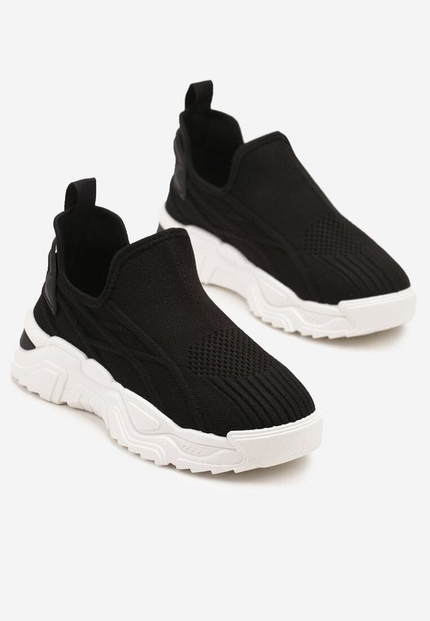 Renee - Czarne Siateczkowe Buty Sportowe Sneakersy Wsuwane Zdobione Tłoczeniami Nusadela. Zapięcie: bez zapięcia. Kolor: czarny. Materiał: jeans. Wzór: aplikacja