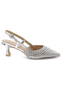 Czółenka damskie Alma En Pena, skóra naturalna ażurowa cholewka ozdobne kryształki pasek z regulacją smukły nosek elegancki obcas, srebrne, V261855. Zapięcie: pasek. Kolor: srebrny. Materiał: skóra. Szerokość cholewki: normalna. Wzór: ażurowy. Obcas: na obcasie. Styl: elegancki. Wysokość obcasa: średni #7