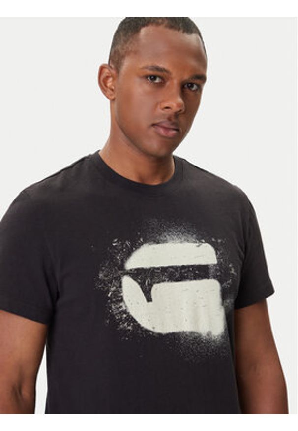 G-Star RAW - G-Star Raw T-Shirt Spray Logo D26833-D101 Czarny Regular Fit. Kolor: czarny. Materiał: bawełna