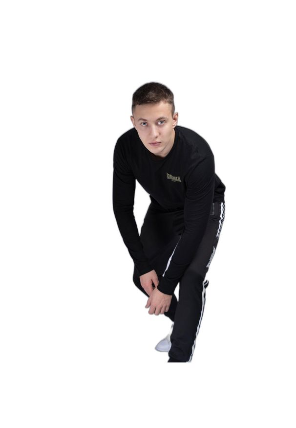Koszulka z długim rękawem Lonsdale Ayrshire. Kolor: czarny. Długość rękawa: długi rękaw. Długość: długie. Sport: joga i pilates