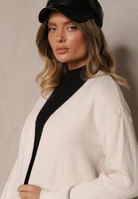 Renee - Jasnobeżowy Niezapinany Casualowy Kardigan z Wełną o Długim Kroju Zozita. Okazja: na co dzień. Kolor: beżowy. Materiał: wełna. Długość: długie. Styl: casual #4