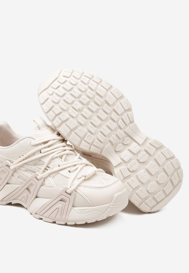 Born2be - Beżowe Sneakersy z Geometrycznym Tłoczeniem Ulfitia. Okazja: na co dzień. Zapięcie: sznurówki. Kolor: beżowy. Materiał: dresówka. Wzór: geometria