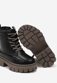Born2be - Czarne Botki na Grubej Platformie z Tłoczeniem i Sznurowaniem Edianis. Okazja: na uczelnię, na spacer. Zapięcie: sznurówki. Kolor: czarny. Materiał: jeans