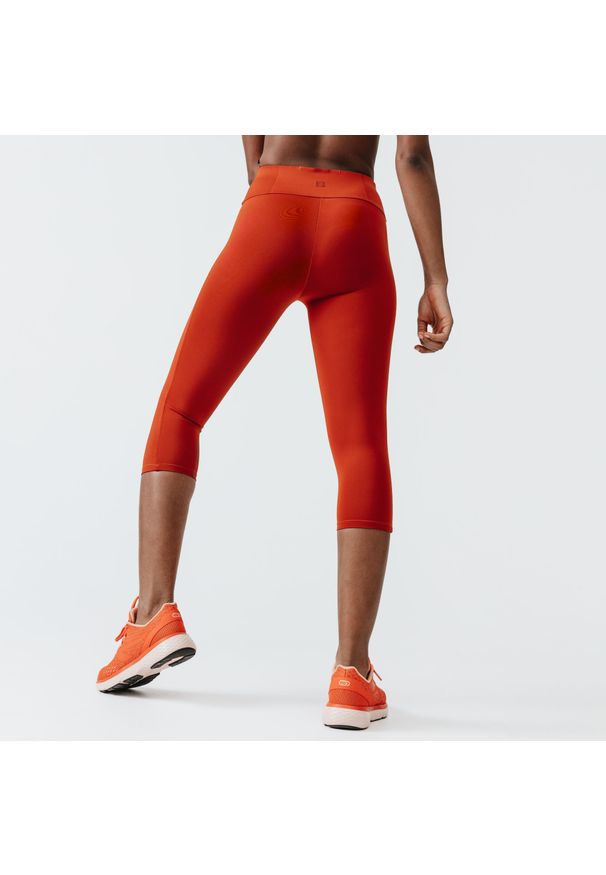 KALENJI - Legginsy do biegania krótkie damskie Kalenji Run Support. Kolor: brązowy. Materiał: poliester, elastan, materiał. Długość: krótkie. Sport: bieganie