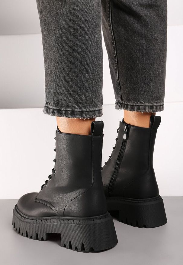 Born2be - Czarne Botki Workery na Grubej Podeszwie ze Sznurowaniem Sailia. Okazja: na co dzień. Kolor: czarny. Materiał: jeans, skóra. Styl: klasyczny, casual, elegancki