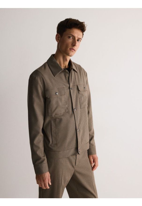 Reserved - Kurtka z kołnierzem - brązowy. Kolor: brązowy. Materiał: wiskoza, tkanina