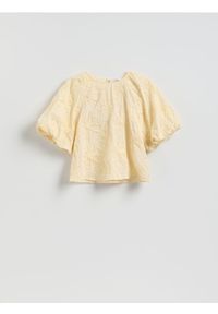 Reserved - Bluzka z kwiatowym motywem - jasnożółty. Kolor: żółty. Materiał: tkanina, bawełna. Wzór: kwiaty #1