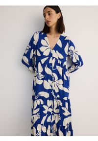 Reserved - Sukienka midi z wiskozy - niebieski. Kolor: niebieski. Materiał: wiskoza. Długość: midi