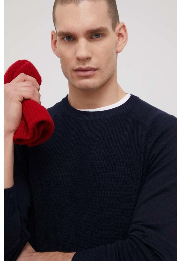 Premium by Jack&Jones sweter męski kolor granatowy lekki. Okazja: na co dzień. Kolor: niebieski. Materiał: poliester. Długość rękawa: raglanowy rękaw. Styl: casual