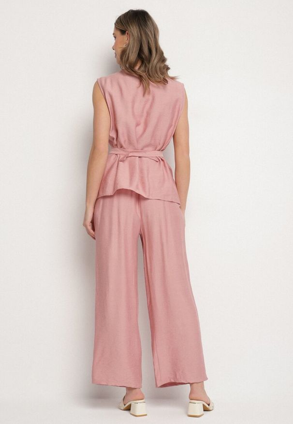 Born2be - Ciemnoróżowy Komplet Bluzka Bez Rękawów z Regulacją w Talii i Szerokie Spodnie Dovalinae. Kolor: różowy