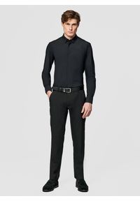 Pako Lorente - PAKO LORENTE - Czarna dzianinowa koszula męska. Typ kołnierza: kołnierzyk klasyczny. Kolor: czarny. Materiał: dzianina. Długość rękawa: długi rękaw. Długość: długie #2