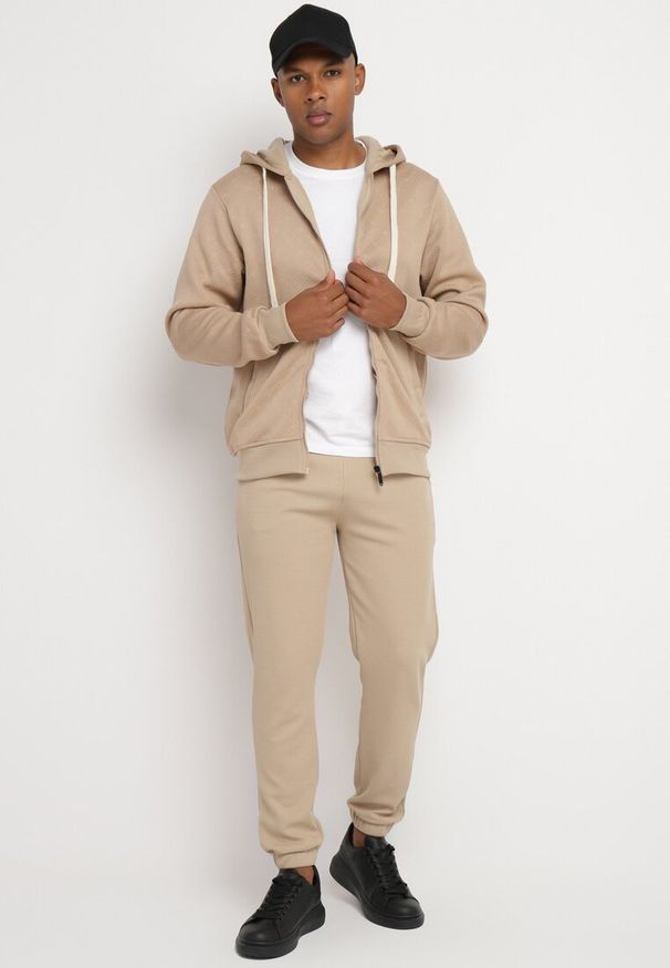 Born2be - Ciemnobeżowa Rozpinana Bluza z Bawełną Kapturem i Ściągaczami Corira. Okazja: na co dzień. Kolor: beżowy. Materiał: bawełna. Wzór: aplikacja. Styl: klasyczny, casual