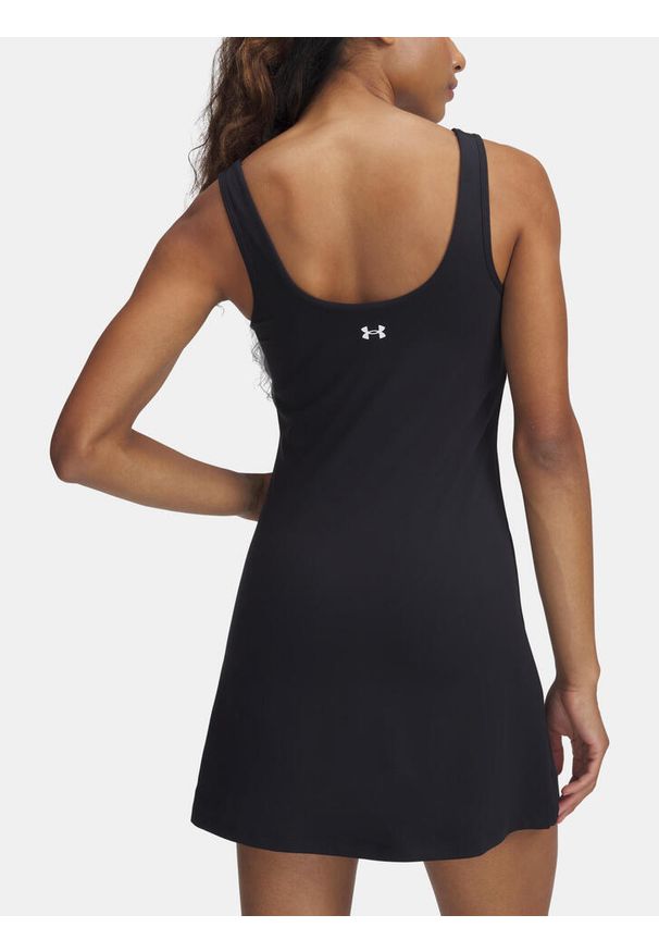 Sukienka Under Armour Motion. Kolor: czarny. Typ sukienki: sportowe. Styl: sportowy