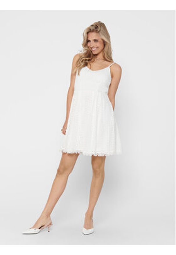 only - ONLY Sukienka codzienna 15204799 Biały Regular Fit. Okazja: na co dzień. Kolor: biały. Materiał: bawełna. Typ sukienki: proste. Styl: casual