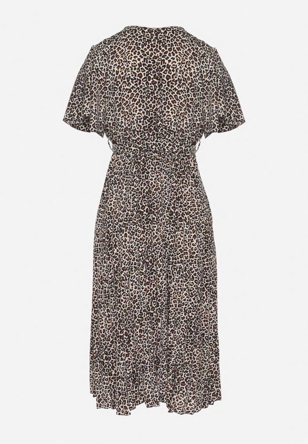 Born2be - Czarno-Biała Sukienka w Panterkę o Kopertowym Kroju z Wiązanym Paskiem Filinne. Okazja: na co dzień. Typ kołnierza: dekolt w kształcie V. Kolor: czarny. Długość rękawa: krótki rękaw. Wzór: motyw zwierzęcy. Typ sukienki: kopertowe. Styl: casual, klasyczny