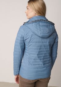 Born2be - Niebieska Pikowana Kurtka Przejściowa z Kapturem z Lamówką i Ściągaczami Zidara. Okazja: na spacer. Typ kołnierza: kaptur. Kolor: niebieski. Materiał: jeans, dresówka, poliester #8