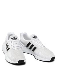 Adidas - adidas Buty Swift Run 22 GY3047 Szary. Kolor: szary. Materiał: materiał. Sport: bieganie