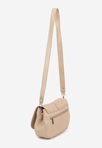 Born2be - Ciemnobeżowa Dwukomorowa Torebka z Ozdobną Klapą Galairia. Kolor: beżowy. Styl: klasyczny, elegancki, casual. Rodzaj torebki: na ramię