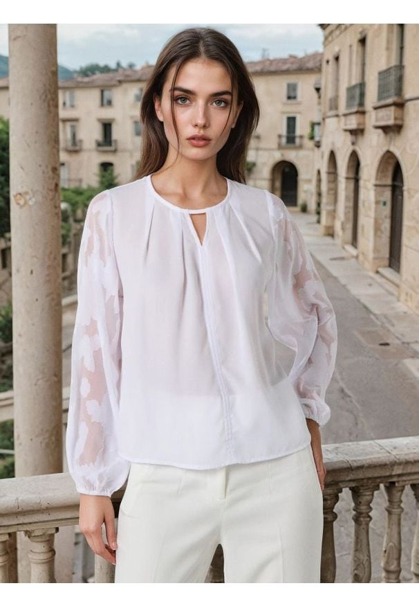 Sinsay - Koszulowa bluzka z żakardowymi rękawami - biały. Kolor: biały. Materiał: żakard