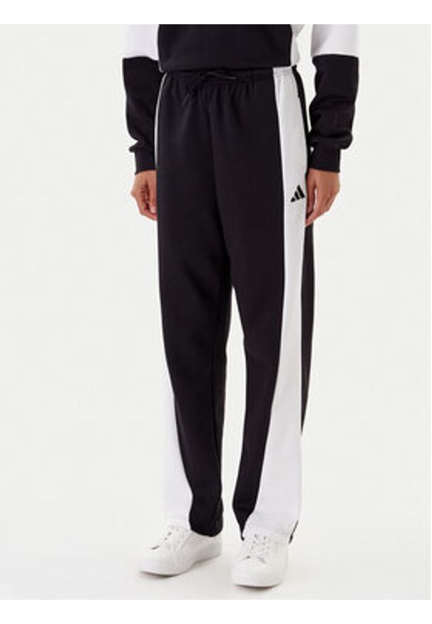 Adidas - adidas Dres Laziday JD2672 Czarny Regular Fit. Kolor: czarny. Materiał: bawełna