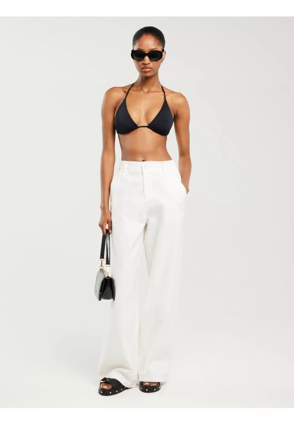 Big-Star - Góra od kostiumu kąpielowego czarna Bellsa 906. Kolor: czarny. Materiał: tkanina. Wzór: nadruk