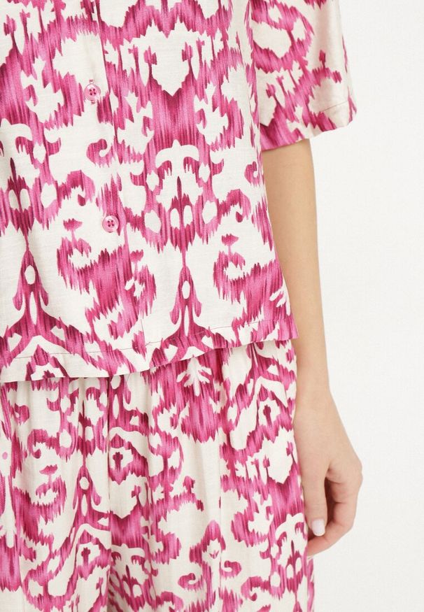 Born2be - Różowy Komplet z Wiskozy w Ornamentalny Wzór Koszula i Spodnie Evialirae. Kolor: różowy. Materiał: wiskoza