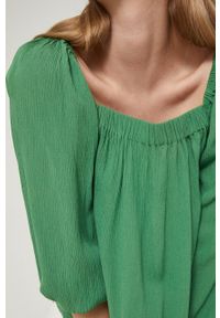 medicine - Medicine bluzka damska kolor zielony gładka. Okazja: na co dzień. Kolor: zielony. Materiał: materiał, tkanina, wiskoza. Wzór: gładki. Styl: casual