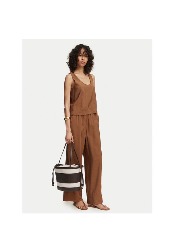 Torebka Armani Exchange. Kolor: beżowy