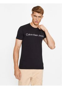 Calvin Klein Jeans T-Shirt J30J322552 Czarny Slim Fit. Kolor: czarny. Materiał: bawełna