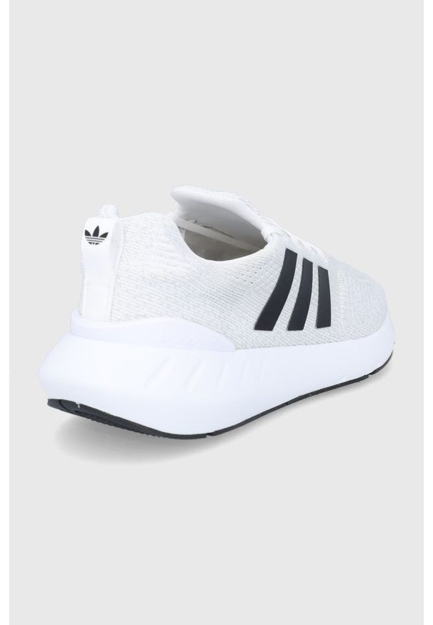 adidas Originals Buty Swift Run kolor szary. Nosek buta: okrągły. Zapięcie: sznurówki. Kolor: szary. Materiał: materiał, guma. Sport: bieganie