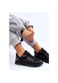 Damskie Niskie Sneakersy Cross Jeans LL2R4012C Czarne. Zapięcie: sznurówki. Kolor: czarny. Materiał: materiał, skóra ekologiczna. Obcas: na platformie #5