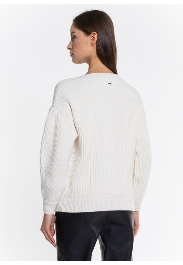 Sweter damski Armani Exchange (6KYM2L YMS6Z 1100). Kolor: biały. Materiał: materiał. Styl: sportowy