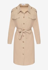 Born2be - Beżowa Koszulowa Sukienka z Ozdobnymi Guzikami i Wiązanym Paskiem Alttia. Okazja: na co dzień. Typ kołnierza: dekolt w kształcie V. Kolor: beżowy. Materiał: skóra. Długość rękawa: długi rękaw. Typ sukienki: koszulowe. Styl: casual, elegancki #2