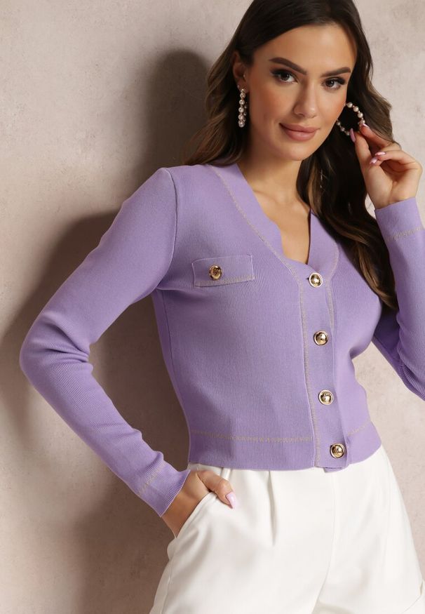 Renee - Fioletowy Kardigan Xoc. Kolor: fioletowy. Długość rękawa: długi rękaw. Długość: długie. Styl: retro, elegancki