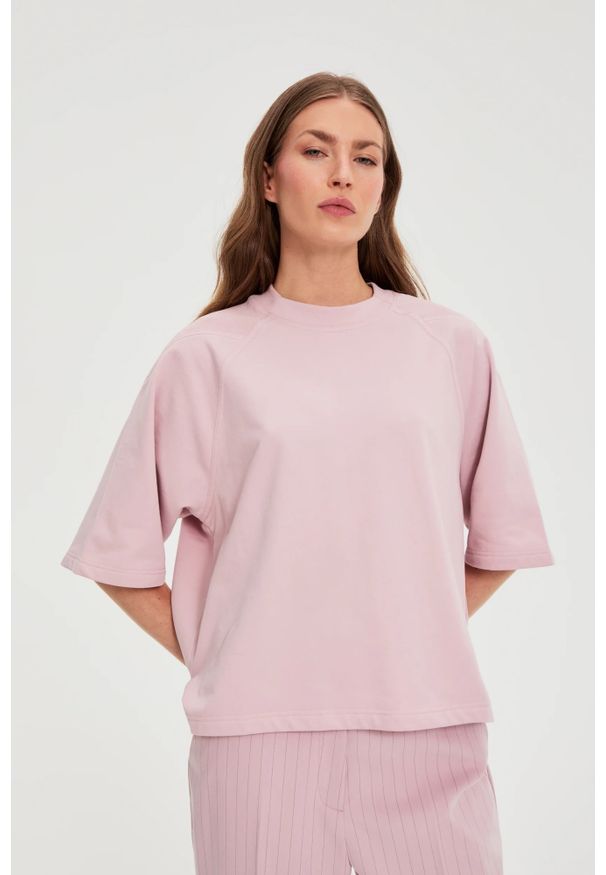 MOODO - Bluza oversize różowa. Kolor: różowy. Materiał: poliester, bawełna
