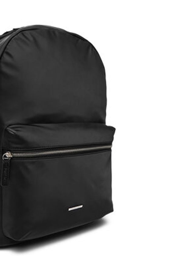 Calvin Klein Plecak Sleek Nylon Backpack LV04D3042G Czarny. Kolor: czarny. Materiał: materiał