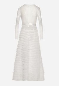 Born2be - Biała Maxi Sukienka Rozkloszowana z Koronkową Górą i Tiulowymi Falbankami Firina. Typ kołnierza: kołnierz z falbankami. Kolor: biały. Materiał: tiul, koronka. Długość: maxi #3