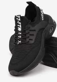 Born2be - Czarne Buty Sportowe z Napisami Klymitheme. Zapięcie: bez zapięcia. Kolor: czarny. Materiał: materiał. Wzór: napisy