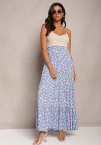 Renee - Niebieska Maxi Wiskozowa Sukienka o Rozkloszowanym Fasonie w Kwiaty Ozdobiona Szydełkowym Wzorem Damrea. Kolor: niebieski. Materiał: wiskoza. Długość rękawa: na ramiączkach. Wzór: aplikacja, kwiaty. Typ sukienki: rozkloszowane. Długość: maxi