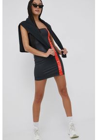 LABELLAMAFIA - LaBellaMafia spódnica kolor czarny mini ołówkowa. Kolor: czarny. Materiał: dzianina. Wzór: aplikacja