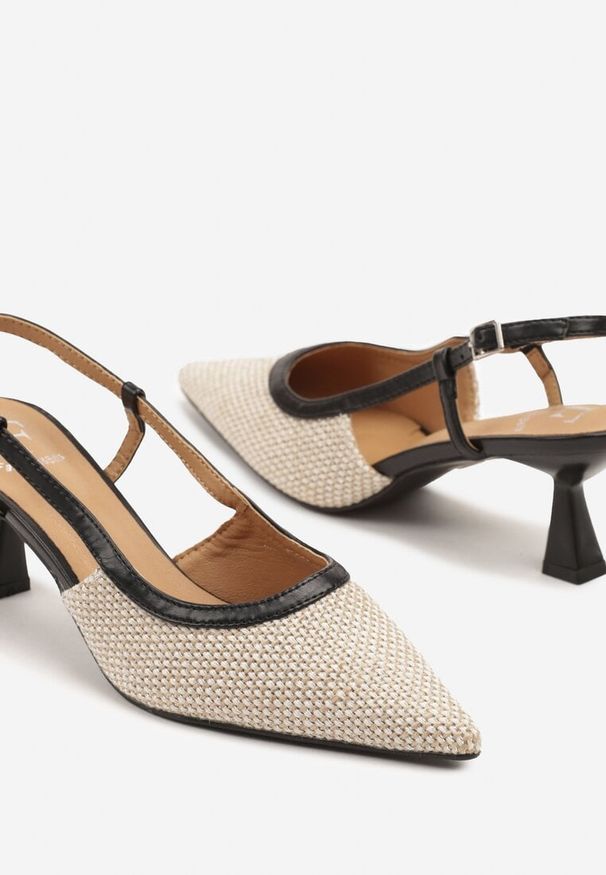 Born2be - Beżowo-Czarne Tweedowe Sandały Slingback na Obcasie Typu Kaczuszka Fallotia. Okazja: na co dzień. Nosek buta: szpiczasty. Zapięcie: pasek. Kolor: beżowy. Materiał: jeans. Obcas: na obcasie. Styl: wizytowy, klasyczny, elegancki, casual. Wysokość obcasa: średni