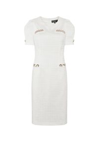 CATERINA - Biała sukienka ołówkowa ze złotymi elementami. Kolor: biały. Materiał: żakard, bawełna. Wzór: aplikacja. Typ sukienki: ołówkowe. Styl: elegancki. Długość: midi #1